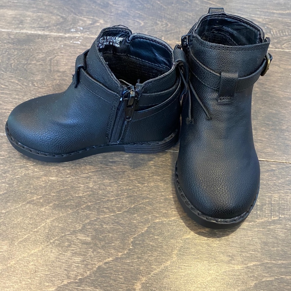 Gap toddler booties